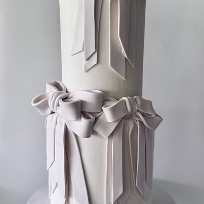 6” 4 + 8” 4 Layer, 2 Tiered Cake (55-65 Servings)