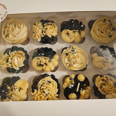 Cupcakes 🧁 mix, vanilla and chocolate, dozen