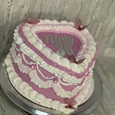8 Inch Vintage Heart Cake (Medium ) 