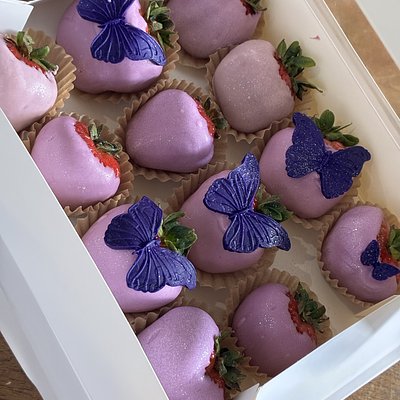 Quinceañero Customize Strawberries & fondant  🍫🍓