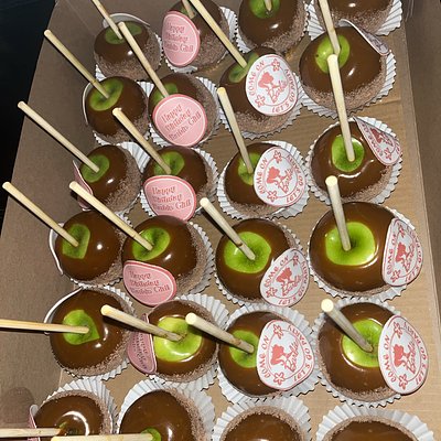 Caramel Dipped Apples 