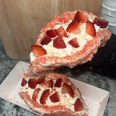 Strawberry Crunch Cheesecake Taco