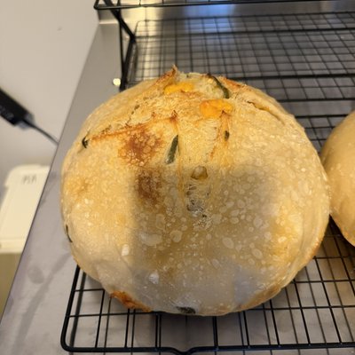 Jalapeño Cheddar Sourdough (9in. round) 