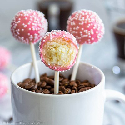 12 Cake Pops (Vanilla Or Chocolate)