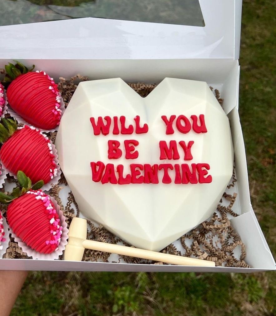 Breakable Heart + 3 Custom Berries