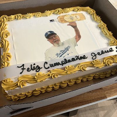 Custom Cakes 