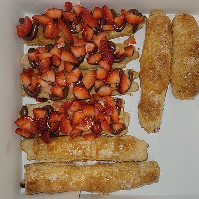 Quesitos Con Topping De Chocolate Y Fresa 