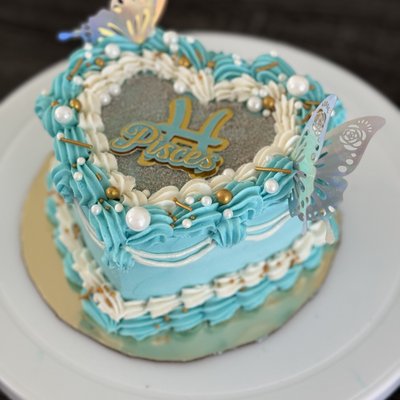 DIY Vintage Heart Cake Pisces Theme