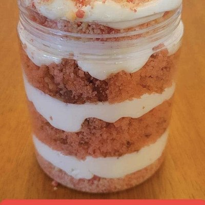 Strawberry Crumble Cake Jar