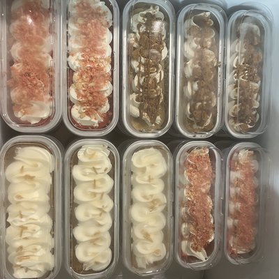 Strawberry Crunch Mini Cake 