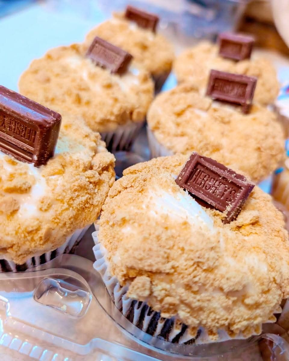 Gourmet Cupcakes (1 Dozen)