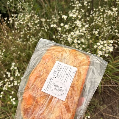 Cheddar Bay Yeast Loaf