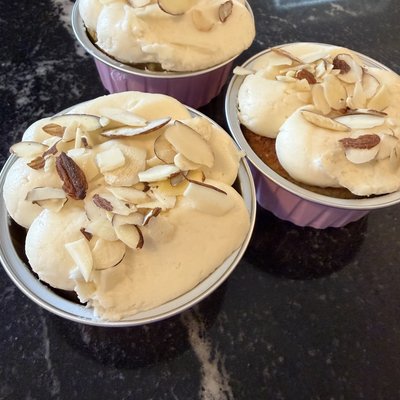 Mini Individual Cakes: Almond 