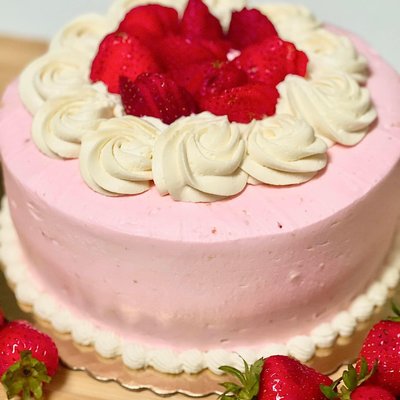 Strawberry Cake 🍓 🍰