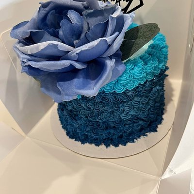 8in Round Cake 