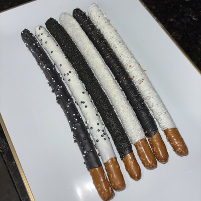 Chocolate Covered Pretzel Rods