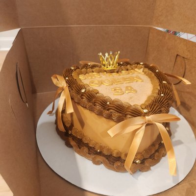 8in Heart Cakes 