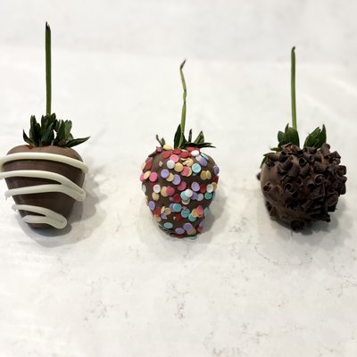 3 Ct Milk Chocolate Covered Strawberries 