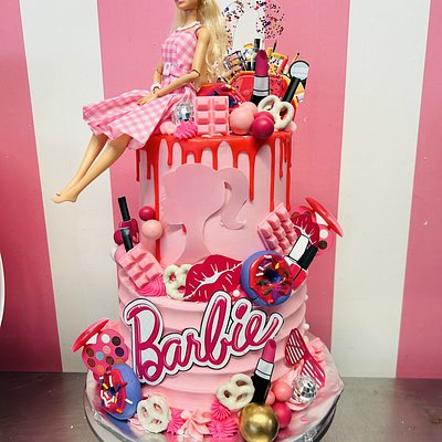 Custom 2 Tier Cake (Feeds 35-50)