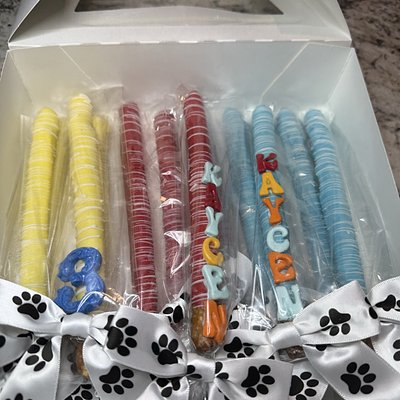 Dipped pretzels 