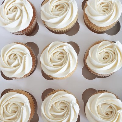 Cupcakes ( Dozen )