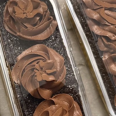 Chocolate Love - Whole Cake - 8” Round With 2 Layers