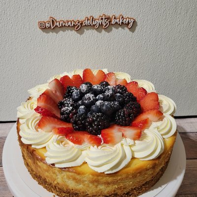 9" Fruit Cheescake