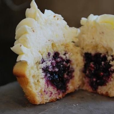 💎Lemon Cupcake with Blueberry Filling**