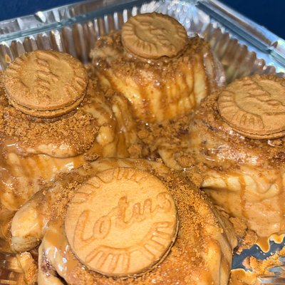 Jumbo Biscoff Cinnamon Roll (1ct) (pickup/local delivery Only)
