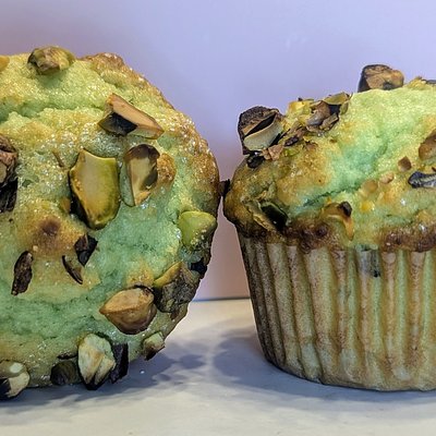 Pistachio Muffins - Medium 