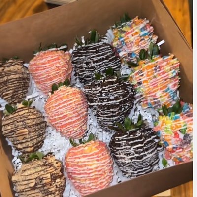 CHOCOLATE COVERED STRAWBERRIES 