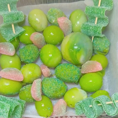 Medium With Sour Sparkling Sugar & Cherry Plum