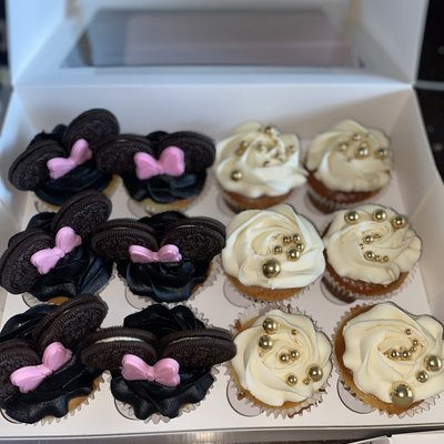 1 Dozen Cupcakes 