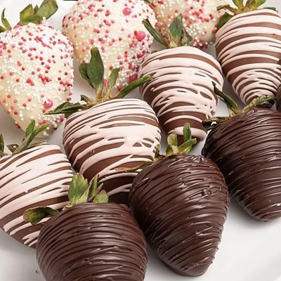 Chocolate Dipped Strawberries 6 Pack