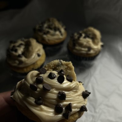 Cookie Dough Stuffed Cupcakes 