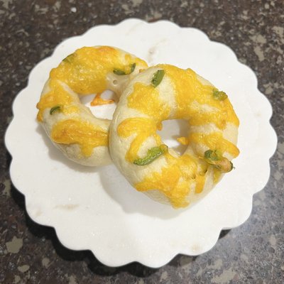 Jalapeño Cheddar Bagels