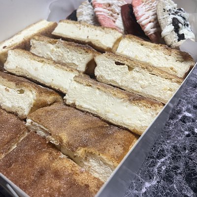 Cheesecake Bars and Cookie Combo
