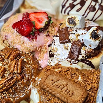 Variety Cinnamon Rolls (6)