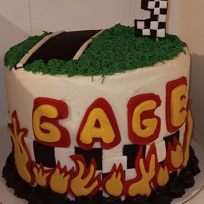 7" Custom Cake W/ Dozen Cupcakes