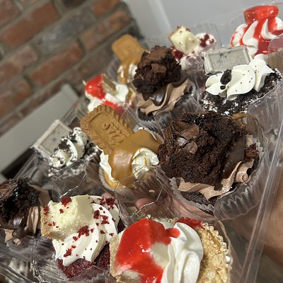 Custom gourmet cupcakes 