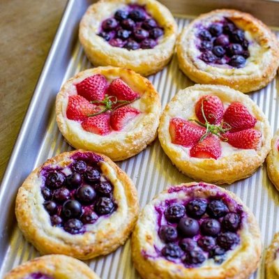 Fruit &Cream Danish
