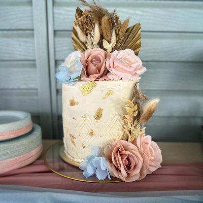 Custom Cakes
