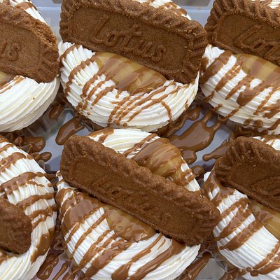 Cookie butter cheesecake cupcakes