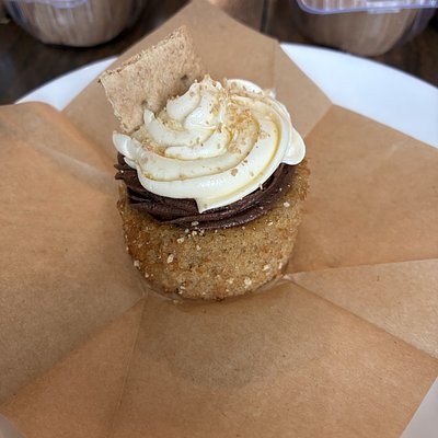 S’mores Cupcakes (Full Sized)