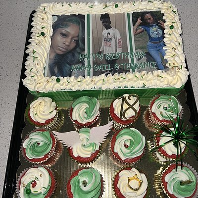 Quarter sheet cake + 12 plain cupcakes 