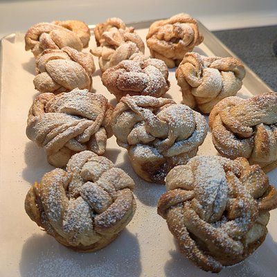 Cinnamon Twist Buns 