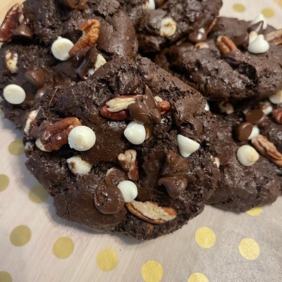 Triple Chocolate& Pecan 