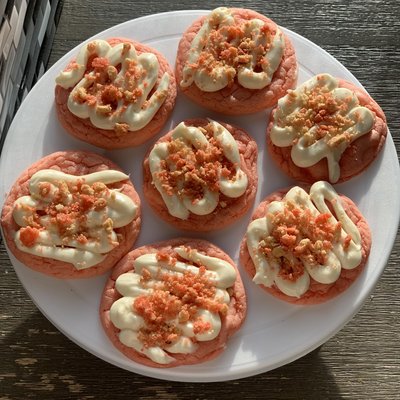 Strawberry Crunch [1/2 Dozen ]