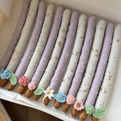 Chocolate Covered Pretzel Rods 