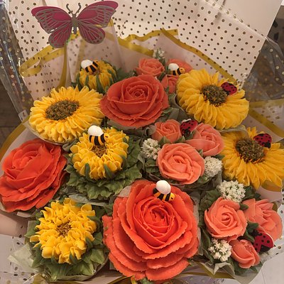 12 Cupcake Bouquet